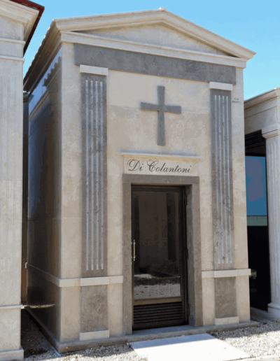 Cappella croce in rilievo Roma Vannini Marmi