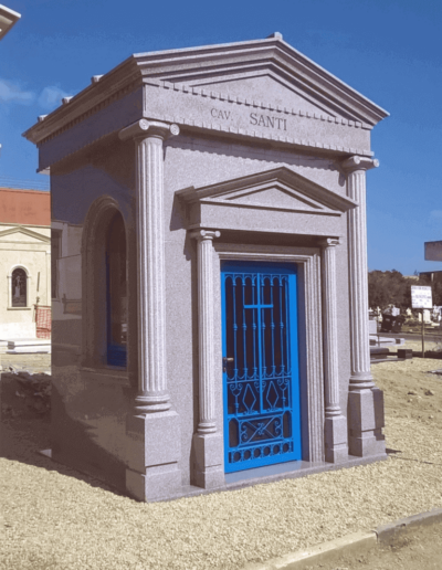 Cappella cancello blu Vannini Marmi