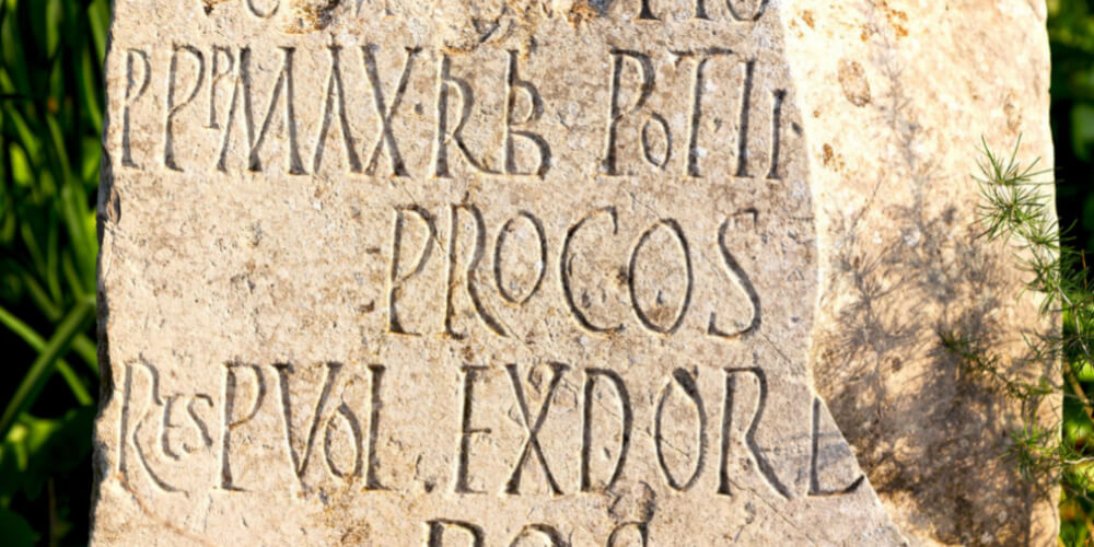 Importanza scritte lapidi Vannini Marmi