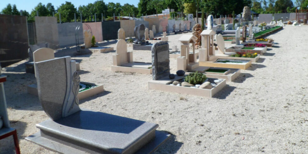 Tombe a terra in pietra - Vannini Marmi