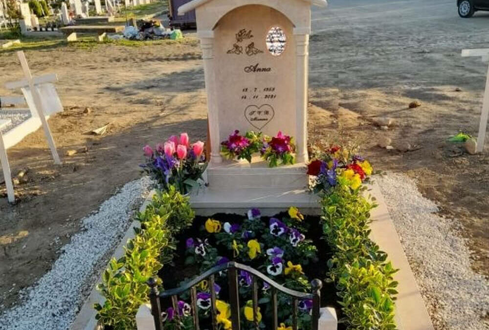 Tombe a terra moderne Vannini Marmi