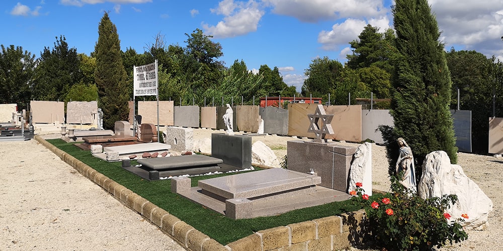 Luca Vannini Marmi Srl la tua scelta rassicurante per cappelle cimiteriali Luca Vannini Marmi Srl la tua scelta rassicurante per cappelle cimiteriali